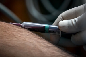 patient giving blood plasma