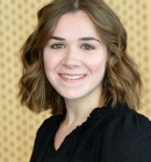 Molly Shields headshot